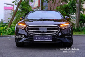 Alternative view of Mercedes E200 Exclusive All New
